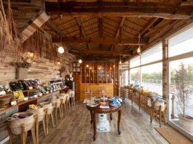 ＡＬＬ　ＳＥＡＳＯＮ　ＲＥＳＯＲＴ　Ｎｏ．３　木の温もり