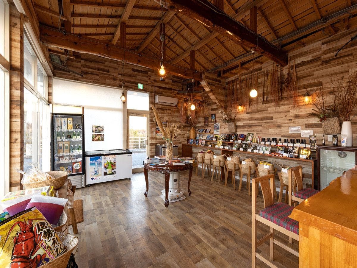 [อาคารส่วนหน้า]