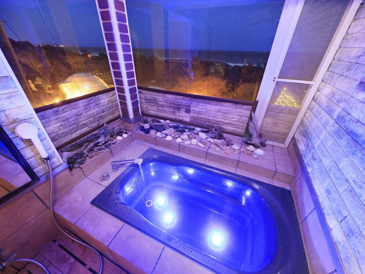 可眺望海景的浴室