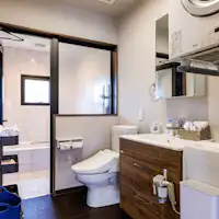 Villa2의 욕실과 세면대
