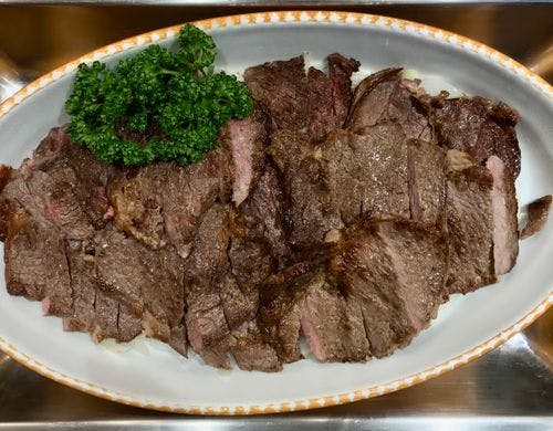 和洋ビュッフェ料理・牛ロースステーキ