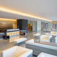 프론트 앞 로비