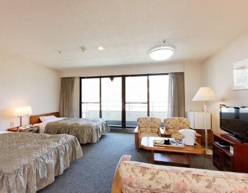 ツインベッド／洋室　町側　禁煙