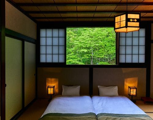 松本手まりのシャンデリアのお部屋