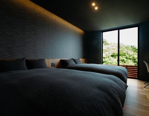 ベッドルーム_シモンズベッド