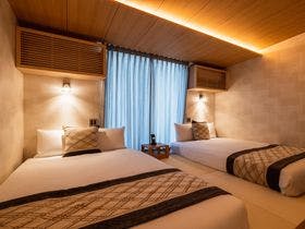 グランドベース門司港駅前