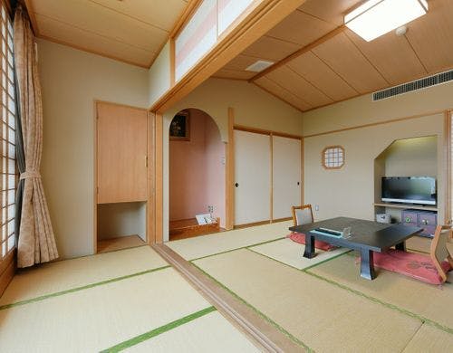 【河口湖ビュー：和室8～10畳＋広縁】