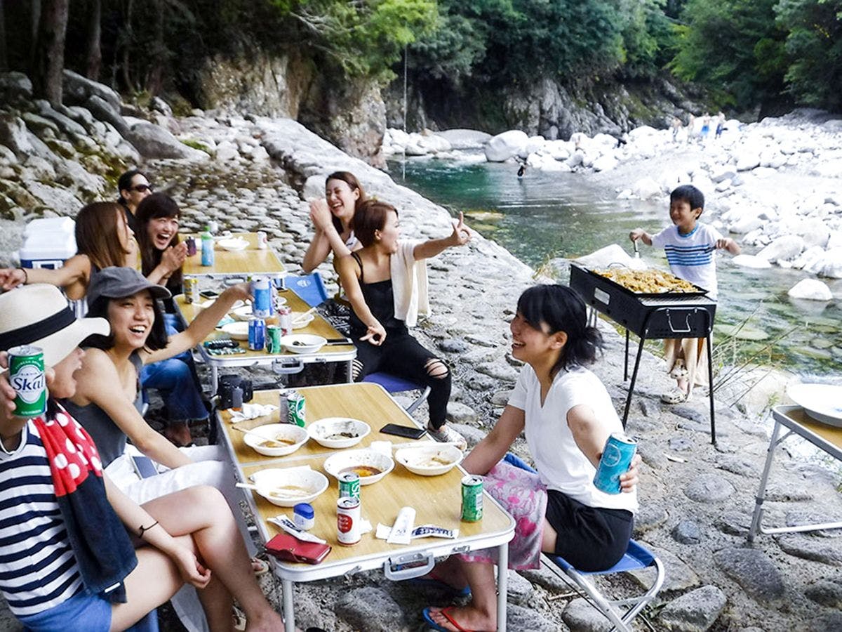 Riverside Glamping Nuts