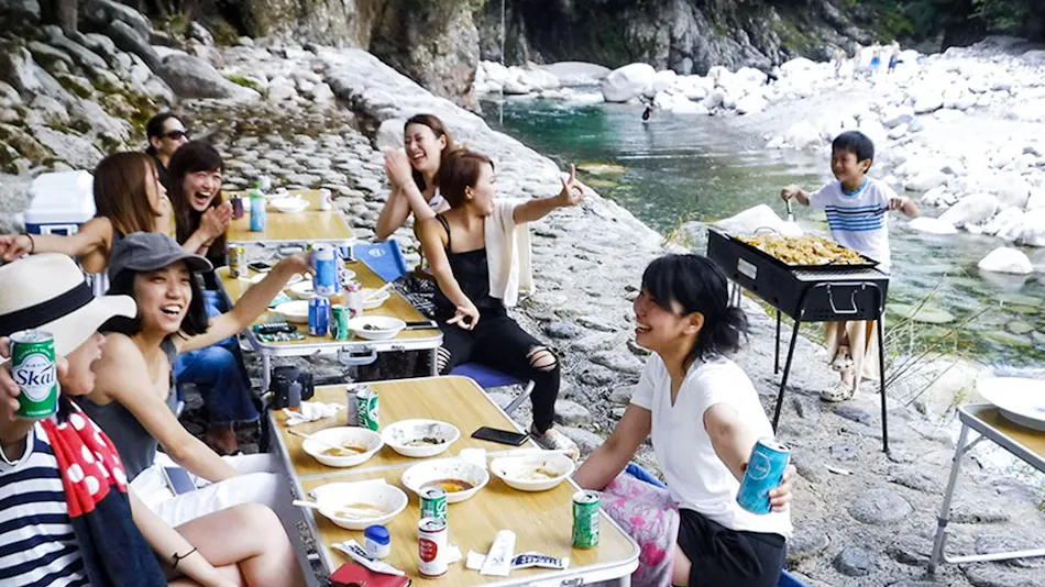 Riverside Glamping Nuts