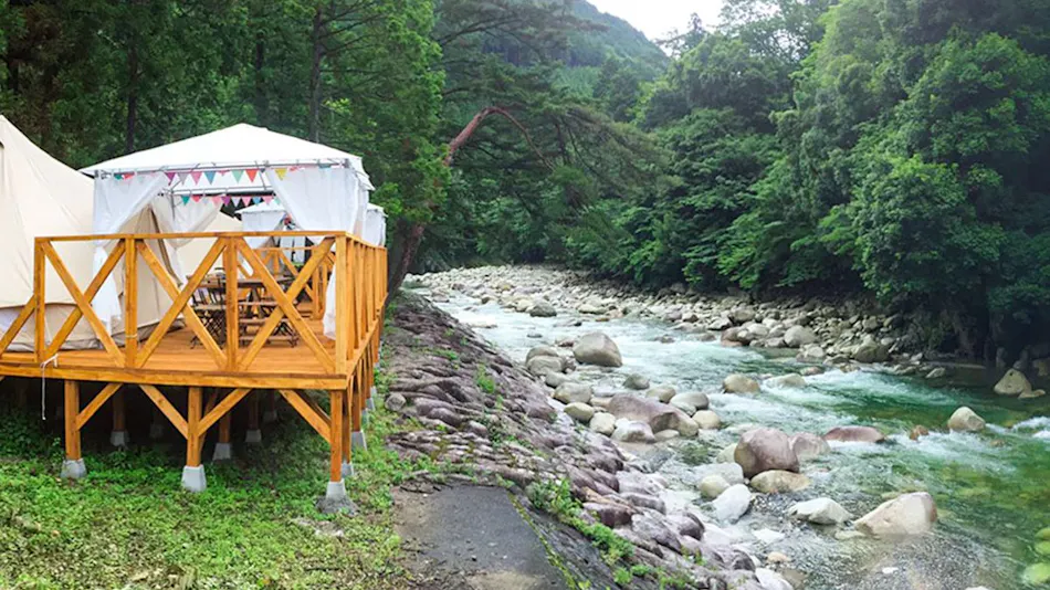 Riverside Glamping Nuts