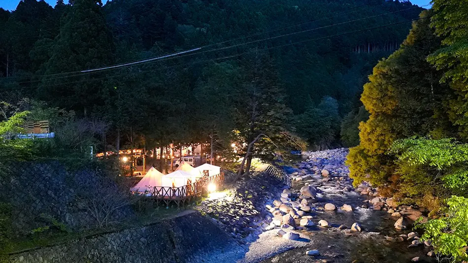 Riverside Glamping Nuts