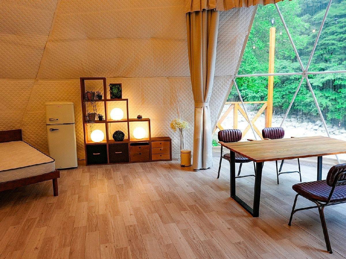 Riverside Glamping Nuts