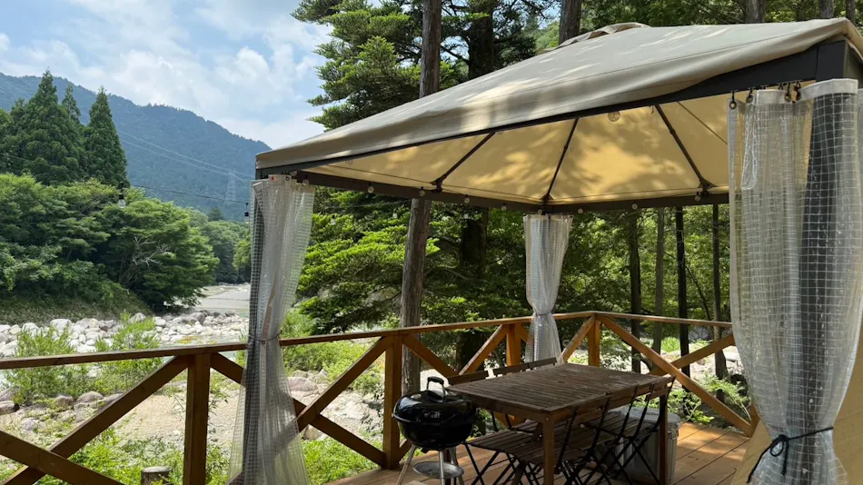 Riverside Glamping Nuts