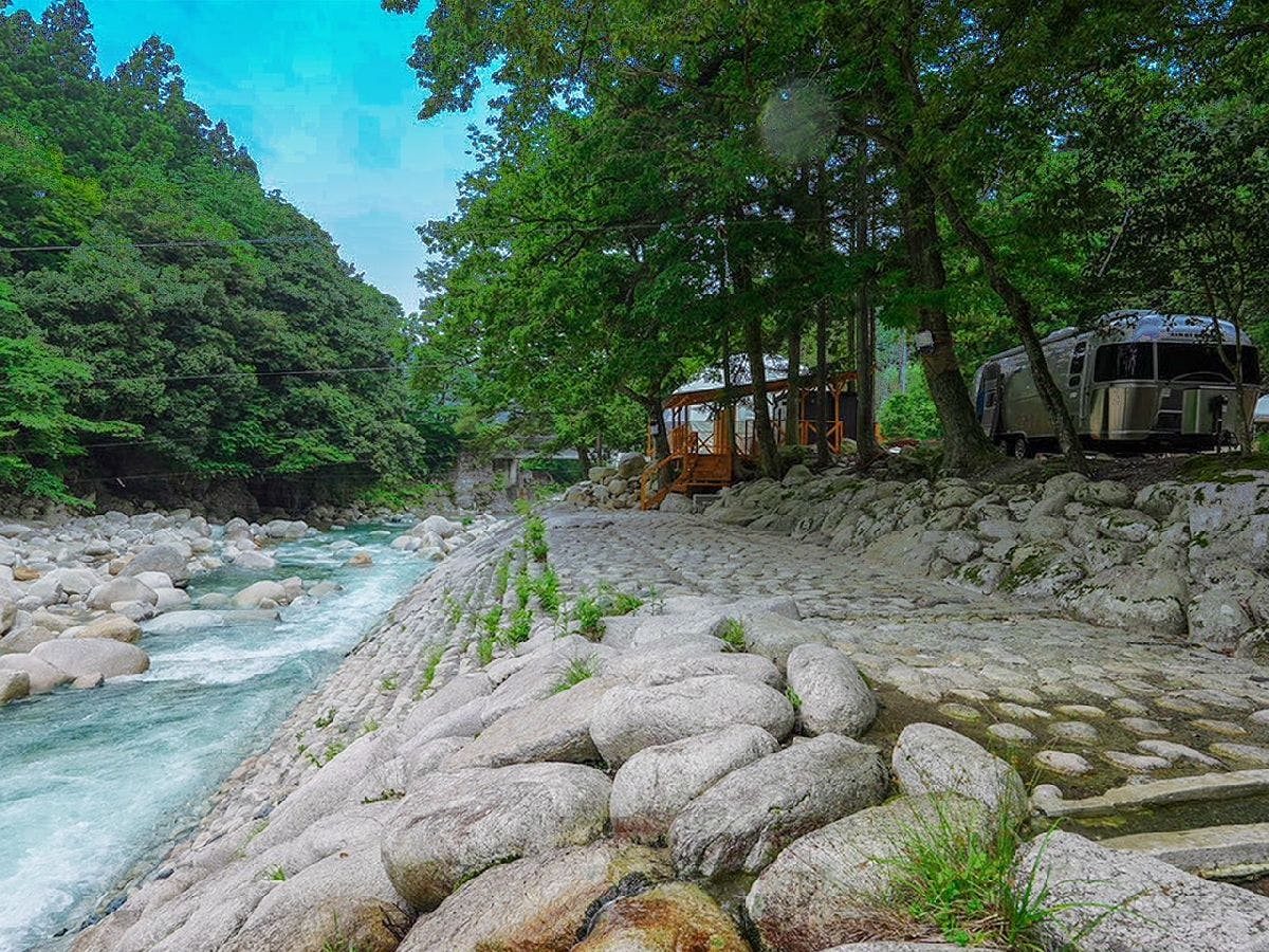 Riverside Glamping Nuts