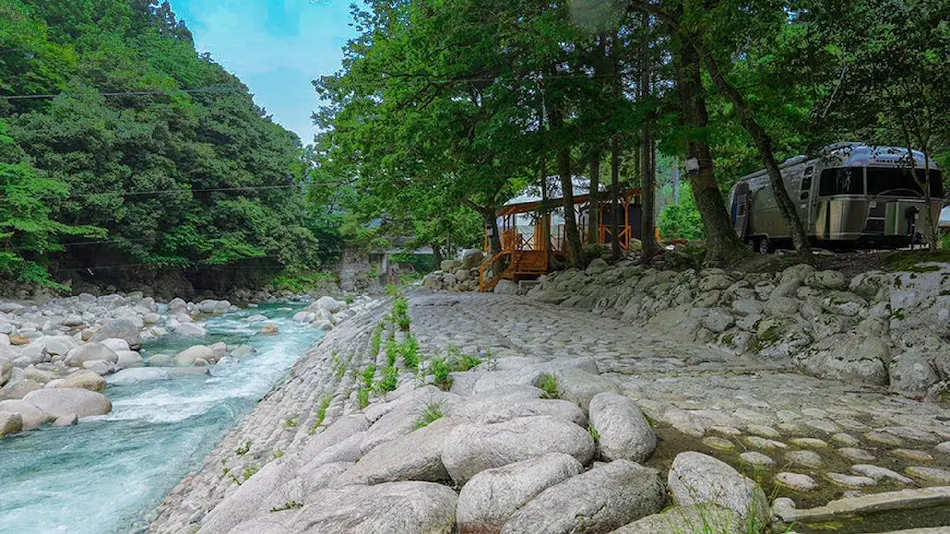 Riverside Glamping Nuts