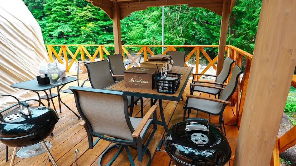 Riverside Glamping Nuts