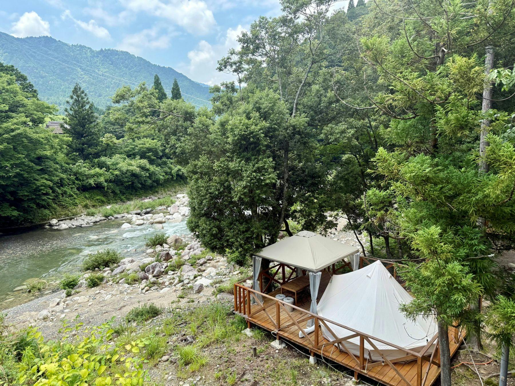 Riverside Glamping Nuts