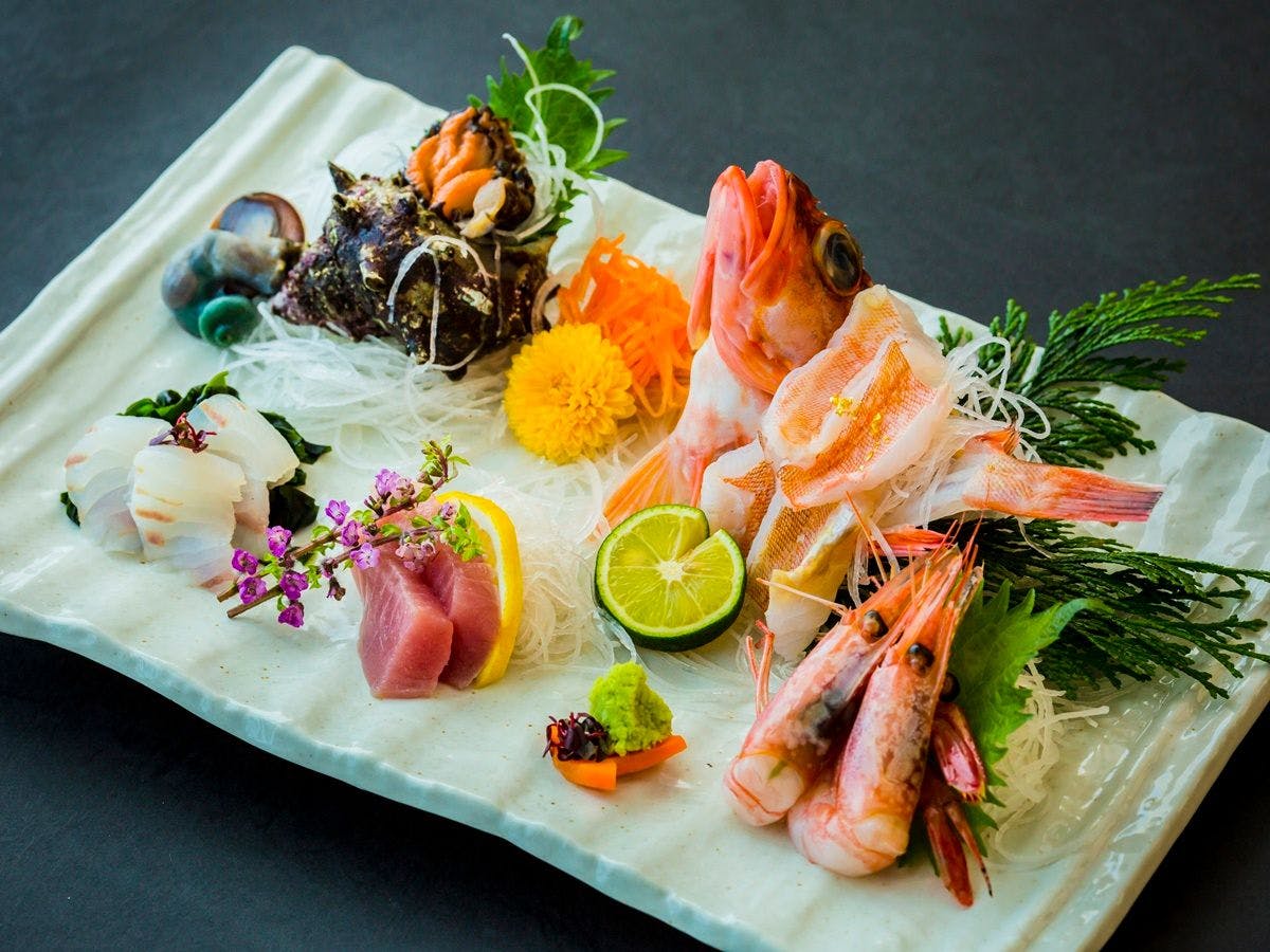 Piring sashimi campuran