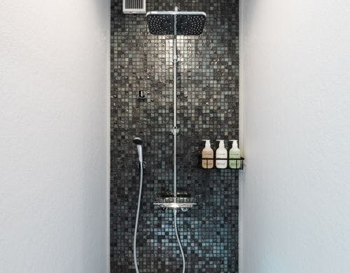 シャワールームには