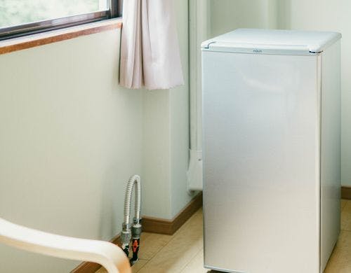 お部屋(和室8畳)備え付け冷蔵庫