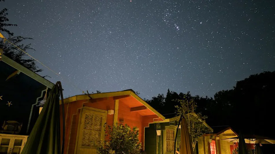 Starry Encounter Inn ~ Forest Cottage Kesennuma