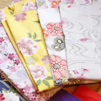 คุณสามารถเลือกชุดยูกาตะสีสันจาก 10 แบบ