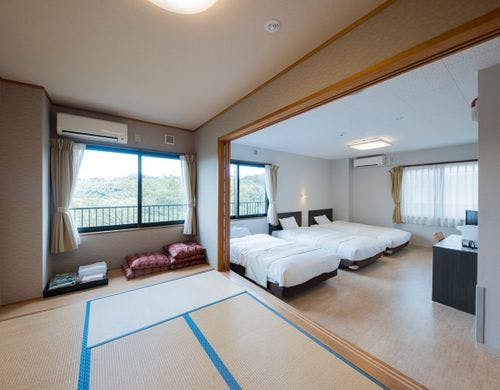 【和洋室一例】トリプルベッド＋和室６畳。