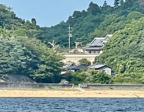 海上から観た風待ち邸