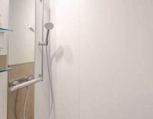 シャワールーム（共用）