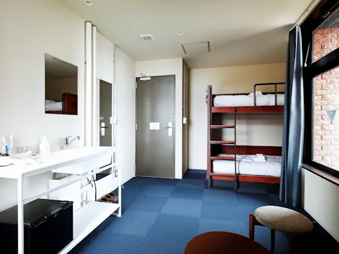 เตียงสองชั้น / ห้องน้ำรวม