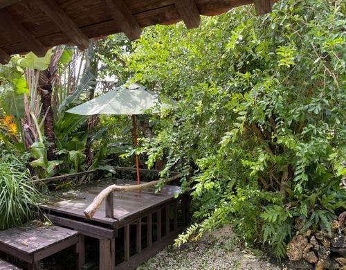 母屋専用のテラス