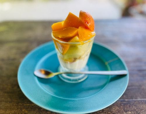 朝のフルーツヨーグルト