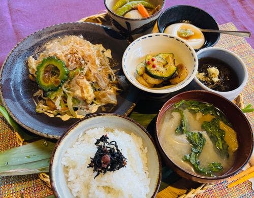 低価格の賄い料理