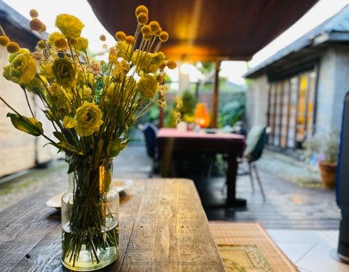 テラスの和テーブルと食台