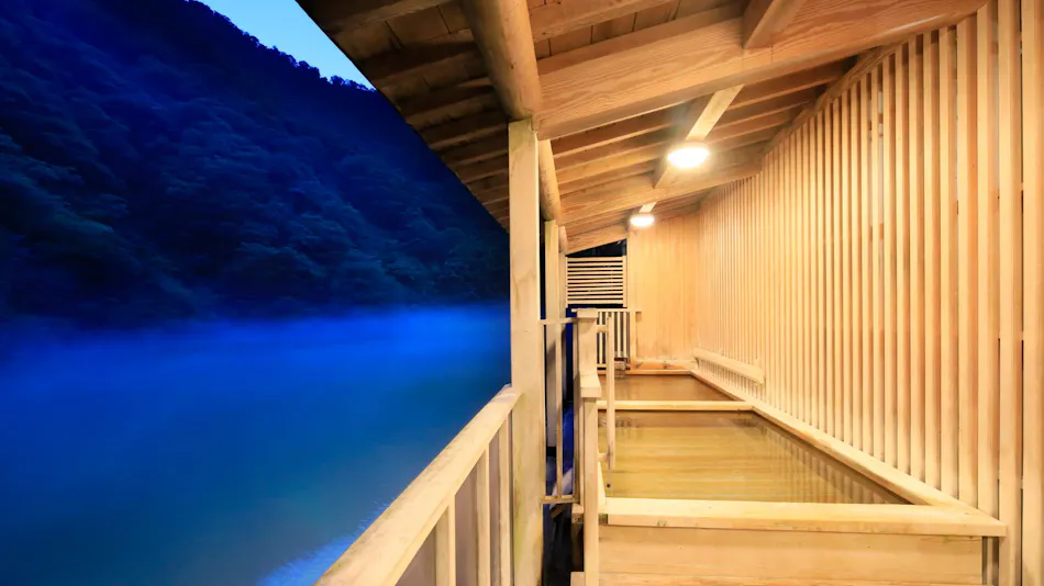 Omaki Onsen: A Secluded Hot Spring Inn Accessible by Boat