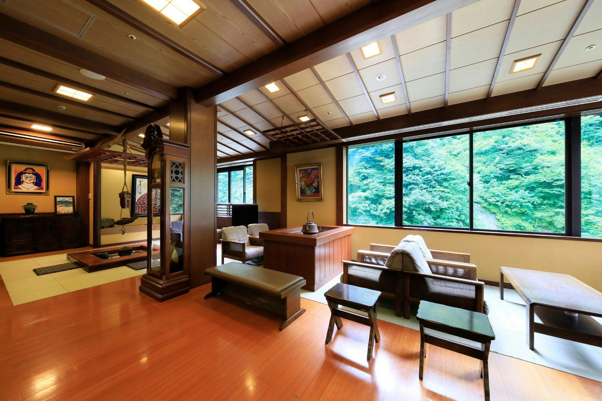 쇼가와 협곡을 한눈에 볼 수 있습니다.