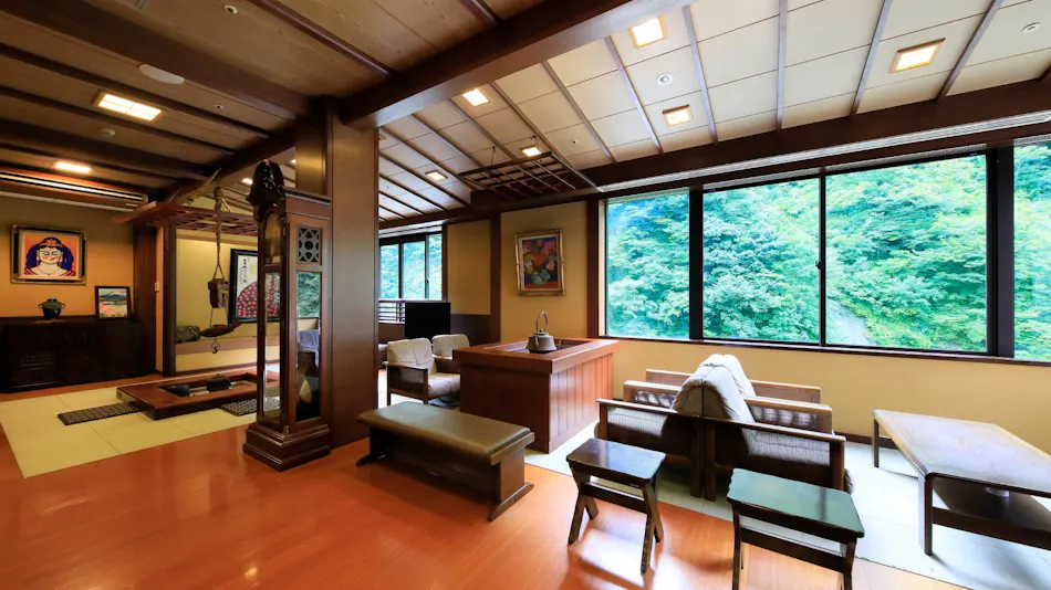 Omaki Onsen: A Secluded Hot Spring Inn Accessible by Boat