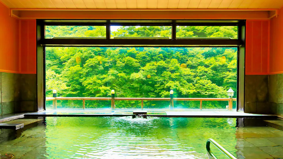 Omaki Onsen: A Secluded Hot Spring Inn Accessible by Boat
