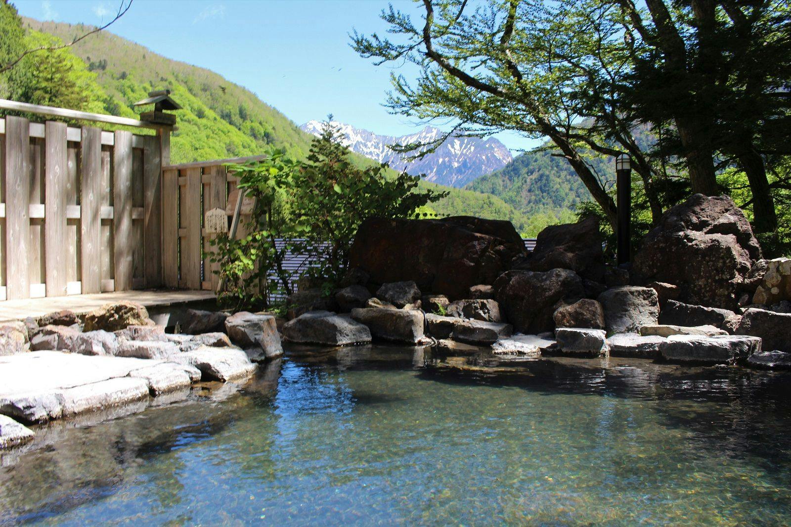 Nakanoyu Onsen Ryokan