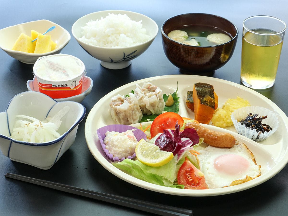 #【Bữa sáng mẫu】Ăn đầy đủ để nạp năng lượng.