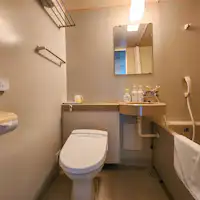 Tất cả các phòng đều có bồn tắm và nhà vệ sinh Washlet.