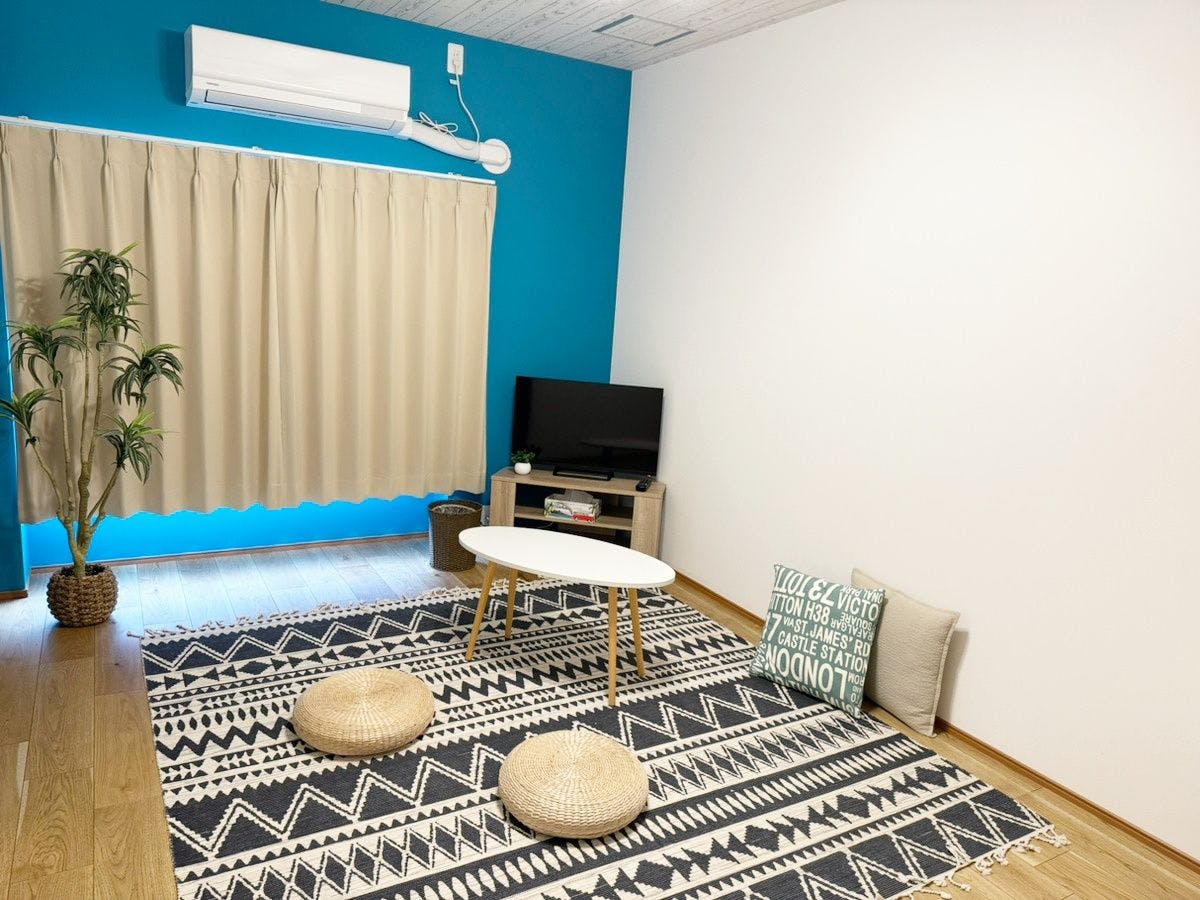 207 Kamar Barat 9 Tatami / Bebas Rokok / Shower [Kapasitas 3 orang]