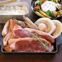 อาหารเย็น: ทะเลเผา