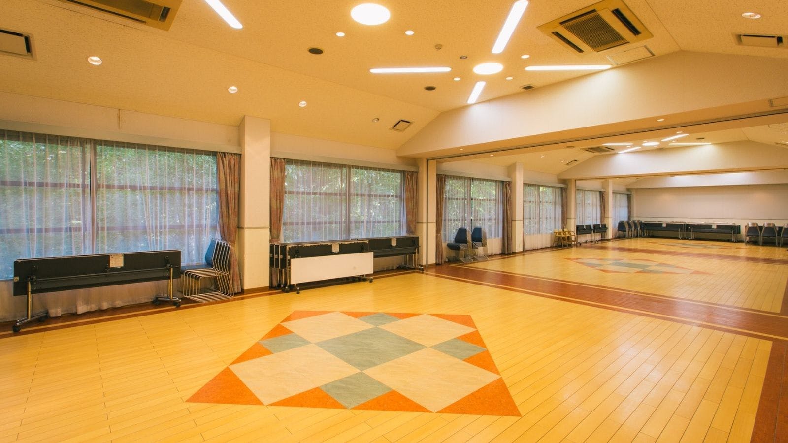 ภายในคอทเทจฮอลล์ 2