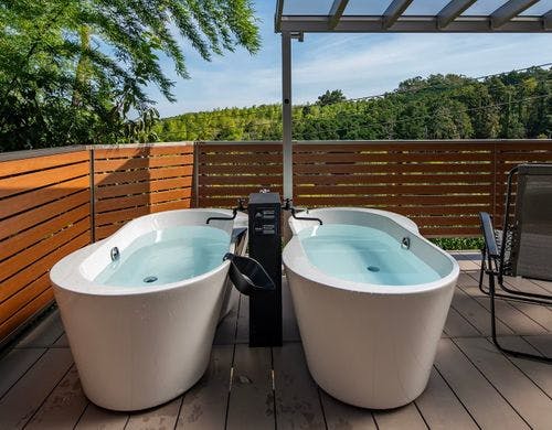 ＜天然温泉の内風呂＞