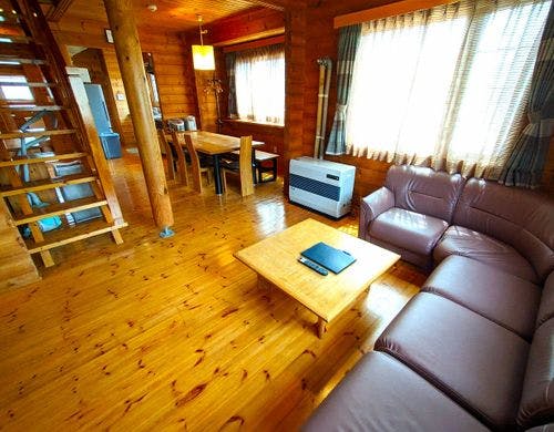 コテージ「雪男」ダイニング・リビング