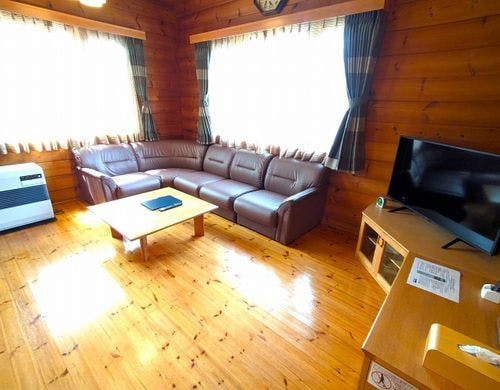 コテージ「雪男」リビング・ダイニング