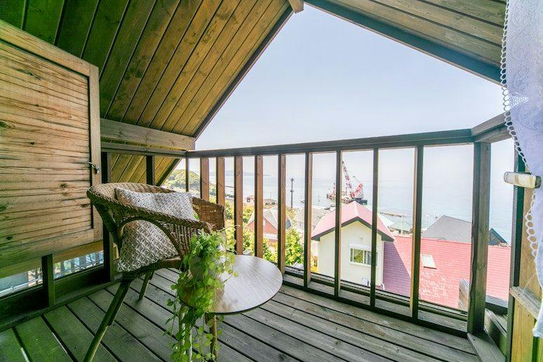 Awaji Seaside Log House in Goshiki