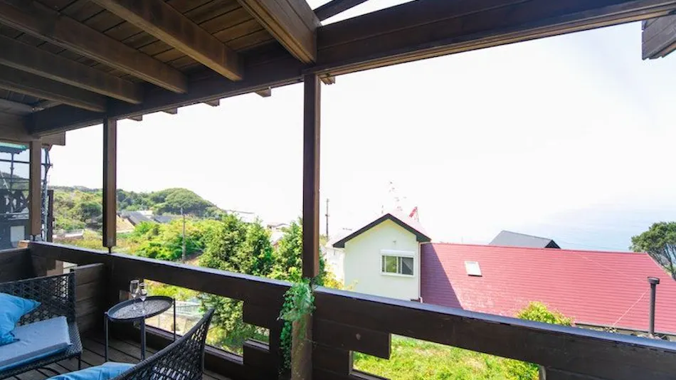 Awaji Seaside Log House in Goshiki