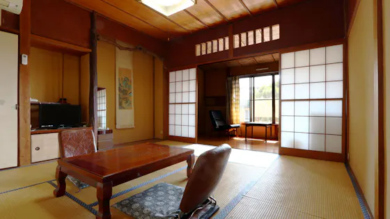 ห้องพัก_อาคารหลักชั้น 2_ห้องสไตล์ญี่ปุ่นขนาด 8 เสื่อทาทามิ พร้อมห้องน้ำ_ชิโอเสะ